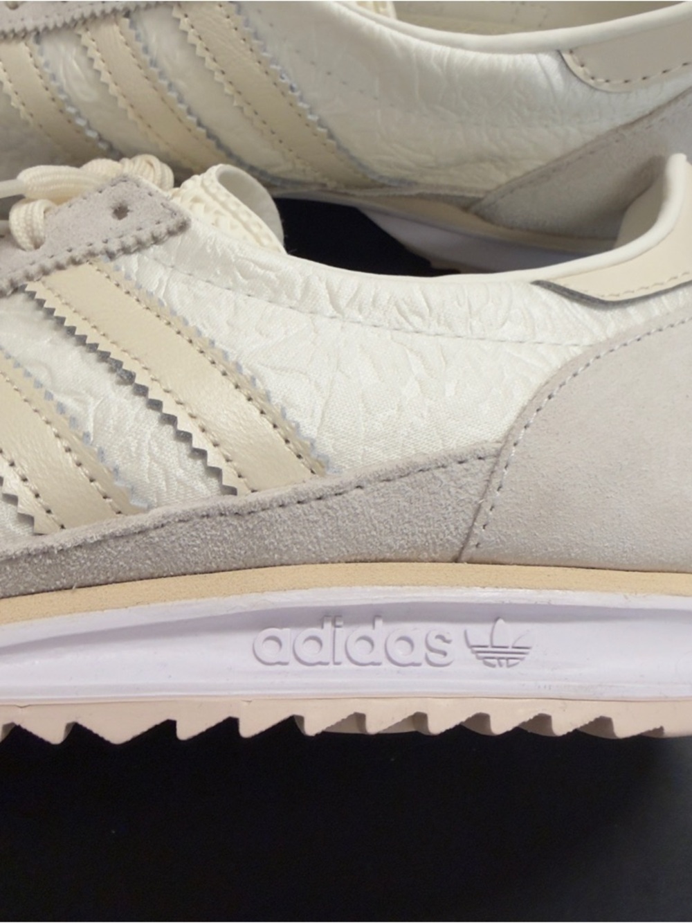 adidas Women’s Neutral Cream Low-Top Sneakers Size 8.5 NWOT - Picture 8 of 10